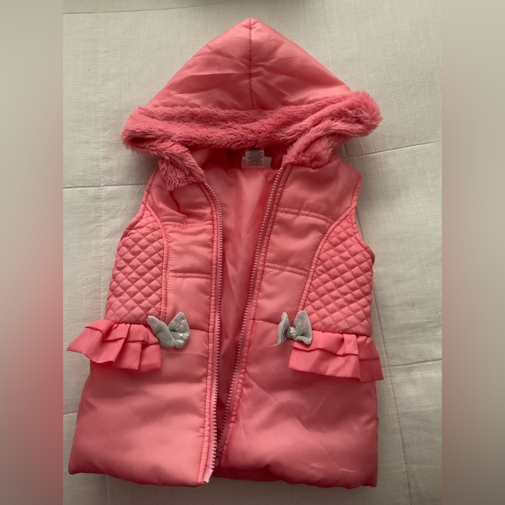 Toddler girl’s vest, size 4 in excellent condition.